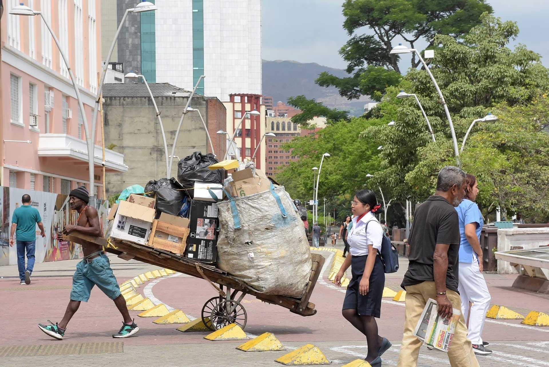 ¿Qué debe hacer el próximo alcalde o alcaldesa de Cali para sacar a la ciudad de la pobreza?